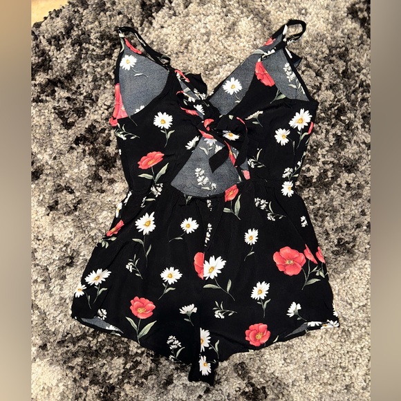 NWOT Ruffle Flora Cami Romper - Picture 13 of 14